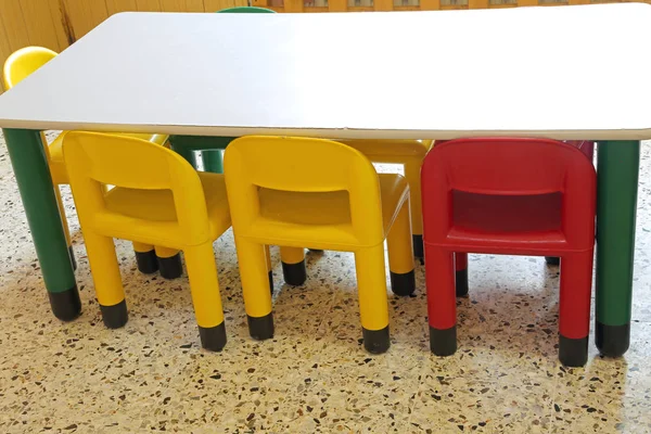 Dentro Aula Escuela Jardín Infantes Con Pequeñas Sillas Plástico Sin — Foto de Stock