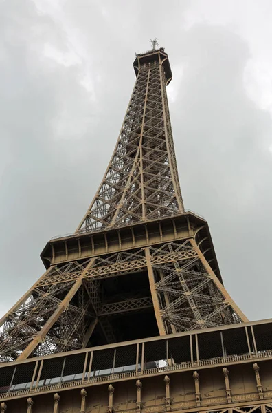 Tour Eiffel Paris France Cloudy Sky People — 스톡 사진