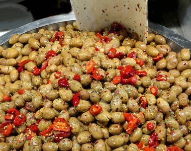 birçok İtalyan Shop Satılık kırmızı biberli zeytin yeşil