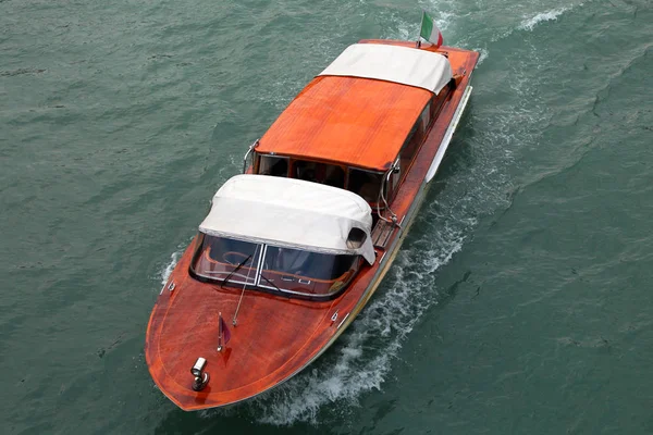 Taxi Barco Venecia Italia Canal Principal Llamado Canal Grande Lengua — Foto de Stock