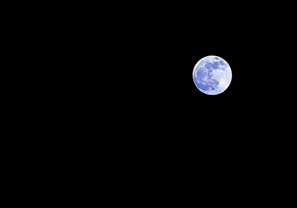 Lua Tola Azul Céu Escuro Meia Noite — Fotografia de Stock