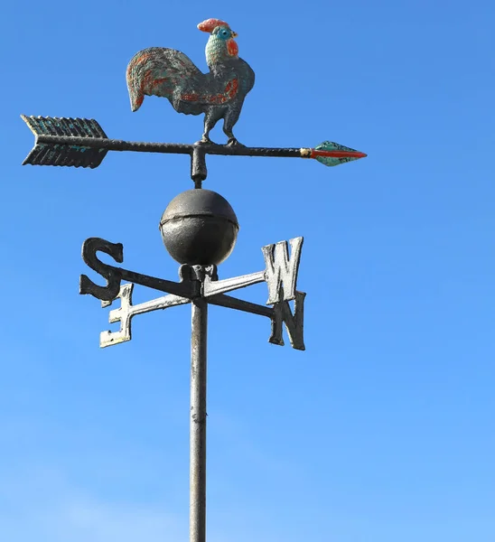 Metallic Cock Vane Indicate Wind Direction Letters Cardinal Points — Stock Photo, Image