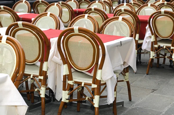 Tafels Stoelen Alfresco Elegante Restaurant Maar Zonder Mensen — Stockfoto