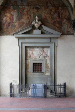 Florence, Fi, İtalya - 20 Ağustos 2015: Masumların Hastanesi'nde İtalyan dilinde Ruota degli esposti olarak da bilinir bebek kapağı