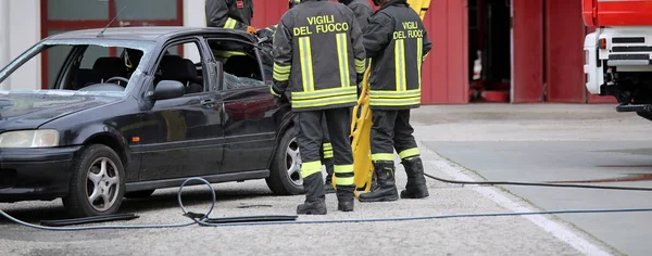 Vicenza Italia Mayo 2018 Bomberos Italianos Durante Ejercicio Práctica Con —  Fotos de Stock