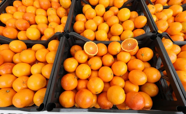 Коробки Свежих Апельсинов Продажи Местном Рынке — стоковое фото
