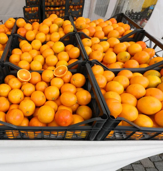 Коробки Свежими Апельсинами Выращенными Биологическими Методами Применения Химических Пестицидов — стоковое фото