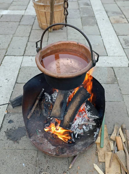 Old Cauldron Copper Boiling Water Wood Fire — Stock Photo, Image