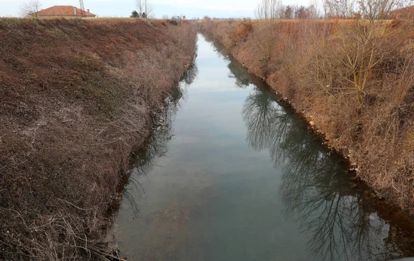 Suchá Řeka Malým Množstvím Vody Zimě Jehož Vody Jsou Používané — Stock fotografie