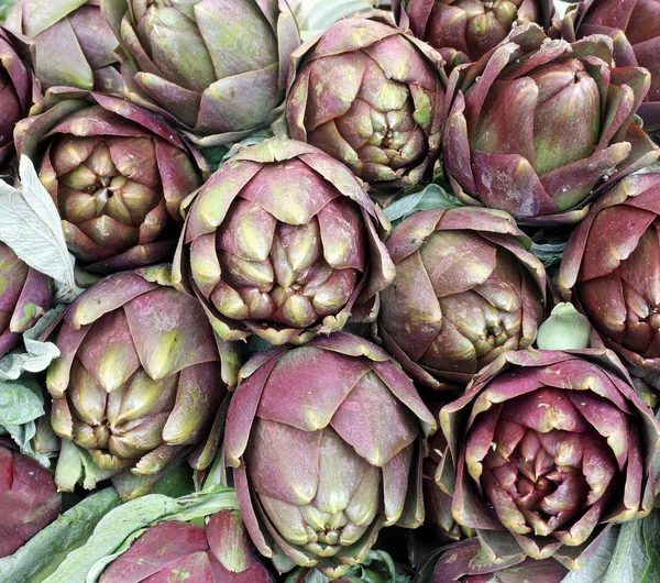 Background Large Green Globe Artichokes Ready Cooked Sale Greengrocer Stall — Stock Photo, Image
