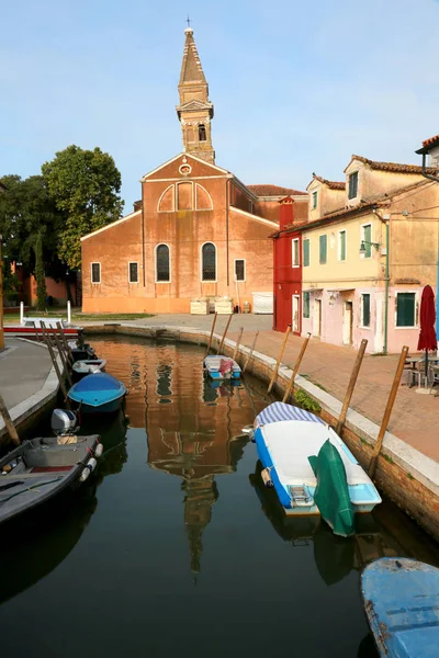 Chiesa Della Piccola Isola Burano Nel Nord Italia Vicino Venezia — Foto Stock