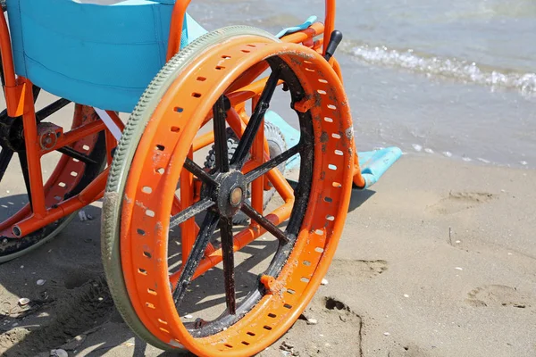 Detail Des Speziellen Rollstuhls Mit Den Rädern Die Umgebaut Wurden — Stockfoto