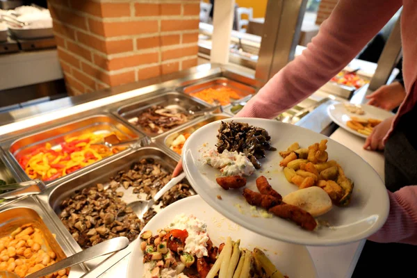 Intérieur Restaurant Self Service Avec Nombreux Aliments Crus Cuits — Photo