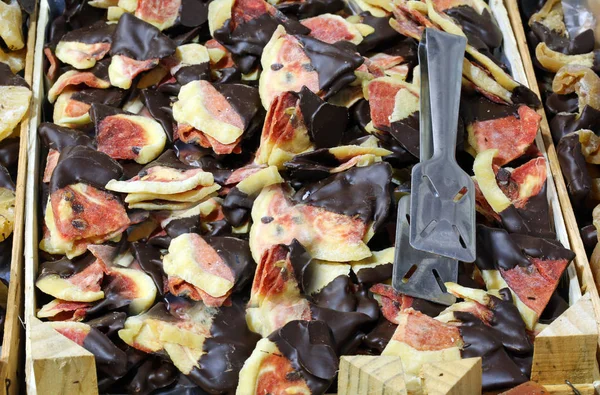 Невеликі Скибочки Сушеного Кавуна Покритого Шоколадом Продажу Італійському Ринку — стокове фото