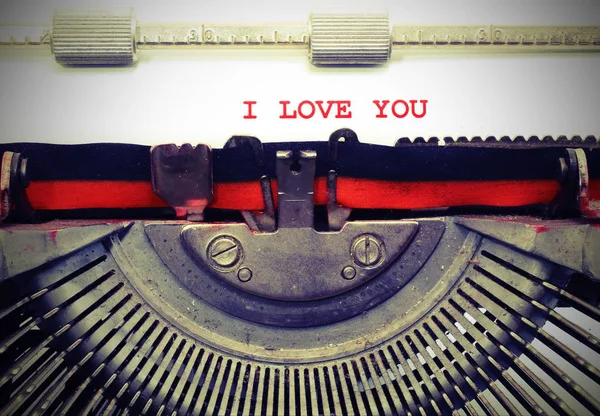 Text Von Der Schreibmaschine Ich Liebe Dich Mit Roter Tinte — Stockfoto
