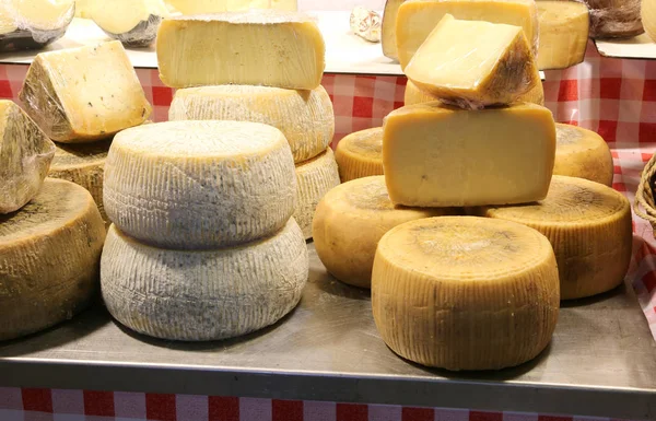 Formaggio Prodotto Con Latte Pecora Caciotta Con Latte Capra Altri — Foto Stock