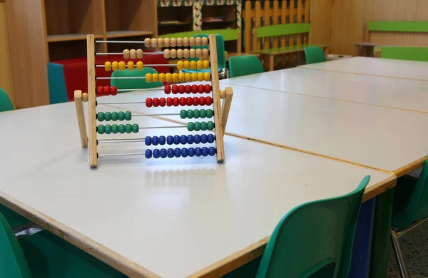 Einem Klassenzimmer Des Kindergartens Und Einem Alten Hölzernen Abakus Auf — Stockfoto