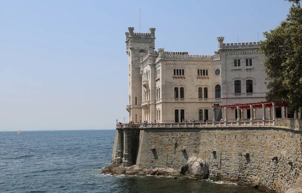 Trieste Itália Junho 2017 Castelo Miramare Foi Construído Por Ordem — Fotografia de Stock