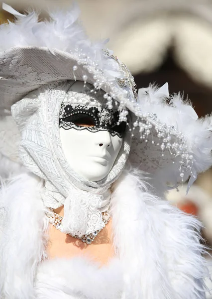 Venice Italy February 2018 White Masked Woman Venetian Carnival Festival — Stock Photo, Image