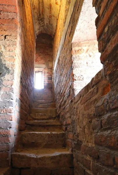 Narrow Staircase Climb Medieval Tower Made Bricks — Stock Photo, Image