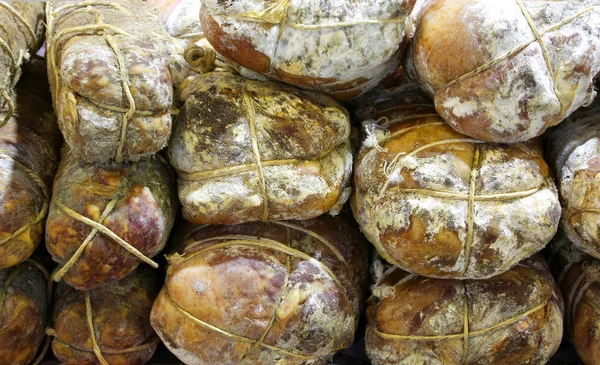 Sale Cured Meats Seasoned Sausages Also Bit Mold Stall — Stock Photo, Image