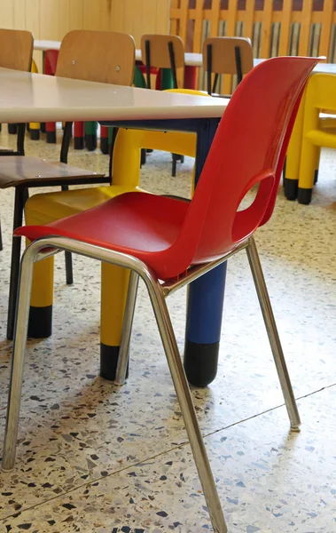 Pequena Cadeira Dentro Uma Sala Aula Escola Sem Crianças — Fotografia de Stock