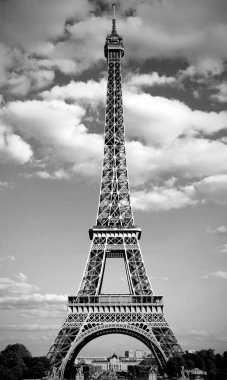 Fransa Paris'te Eyfel Kulesi Tour Eiffel sembolü Trocadero alan siyah beyaz etkisi ile