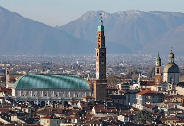 Vicenza Stad Basilica Palladiana Met Hoge Toren Beller Torre Bissara — Stockfoto