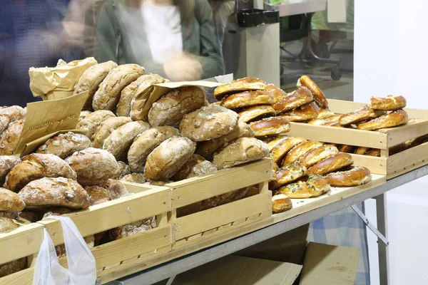 Volkoren Brood Gemaakt Met Biologische Bloem Koop — Stockfoto