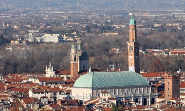 En ünlü anıt İtalya Venedik yakınındaki Veneto bölgesindeki Vicenza şehirde Bazilikası Palladiana denilen