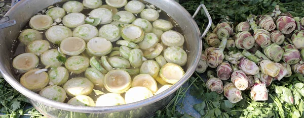 Artichokes Bottoms Tub Prepared Greengrocer — Stock Photo, Image