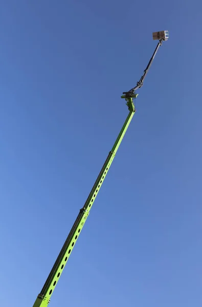 Высокая Воздушная Платформа Длинной Механической Рукой Выполнения Работ Высоте — стоковое фото