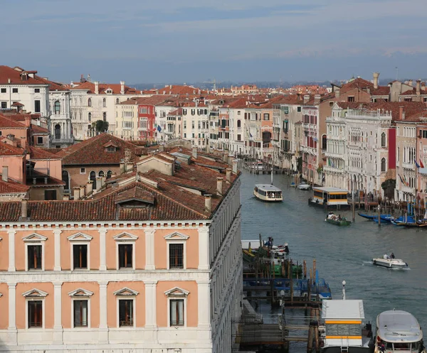 Venice in Italy and the old Palace and wide waterway called Cana — Stock Photo, Image