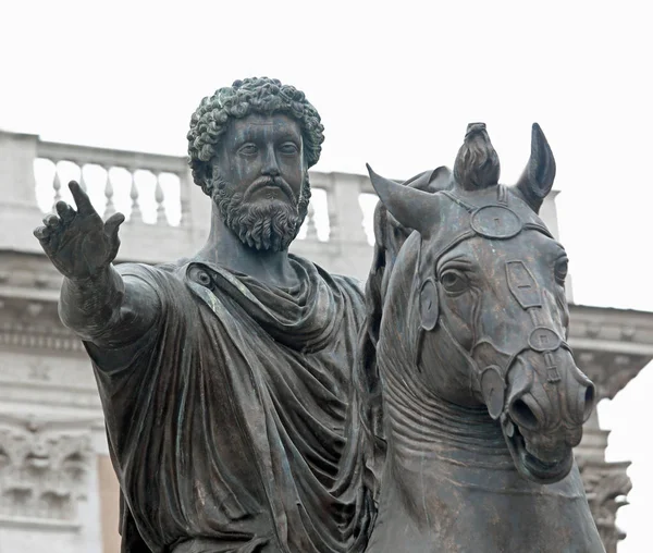 Estátua Equestre de Marco Aurélio na Área de Campidoglio em Roma — Fotografia de Stock