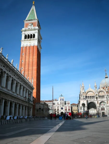撮影技術とヴェネツィアのサンマルコ鐘楼 — ストック写真