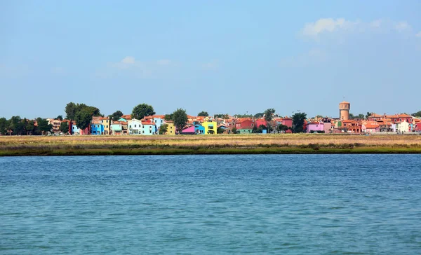 Vista de Burano una isla en la laguna veneciana cerca de Venecia — Foto de Stock