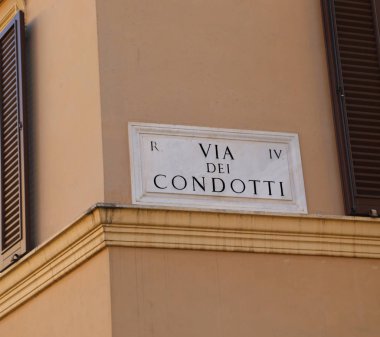 Roma Italya 'da Via dei Condotti sokak adı