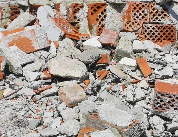 Achtergrond van bakstenen van een schade muur — Stockfoto