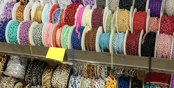 Collares para la venta en la tienda mayorista — Foto de Stock