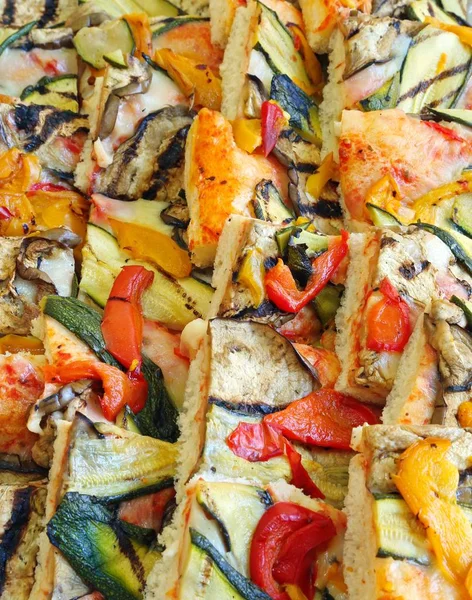 Tło włoskiej pizzy z warzywami — Zdjęcie stockowe