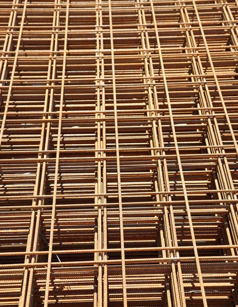 Welded mesh  in the construction site wiithout worker — Stock Photo, Image