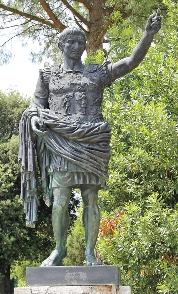 Estatua del emperador César Augusto — Foto de Stock