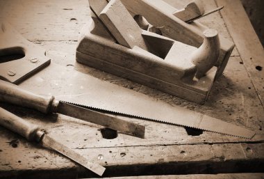 planers ve keskiler ve bir el eski ile Workbench üzerinde gördüm