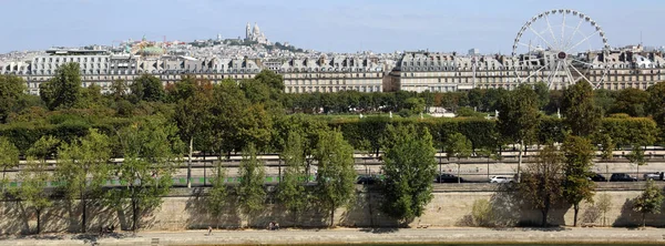 Parigi, Francia - 19 agosto 2018: Veduta panoramica con Basilica di — Foto Stock