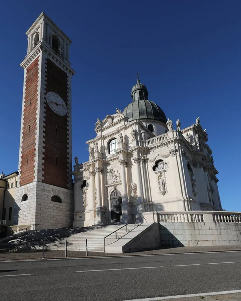 Miejsce kultu o nazwie Basilica di Monte Berico w Vicenzy w I — Zdjęcie stockowe