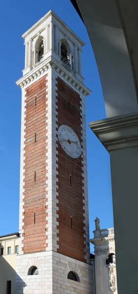 Zvonice baziliky Berica, v italské Vikenza City — Stock fotografie