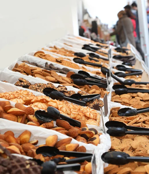 Stall in the market with many cookies — Stock Photo, Image