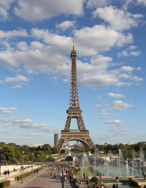 Θέα στα γαλλικά με τον πύργο του Άιφελ από την περιοχή Τροκαντερό — Φωτογραφία Αρχείου