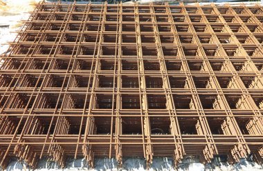 şantiyede elektro kaynaklı ağ