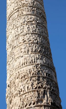 Roma'daki Trajan Sütunu'nun sahnelerinin detayı